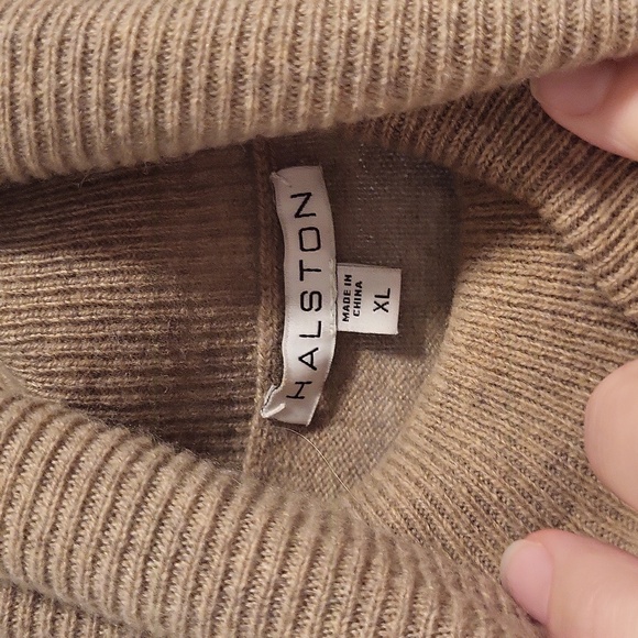 Halston Wool/ Cashmere Sweater - Picture 7 of 9